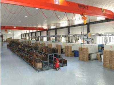 20臺包膠機(jī)落實在冠迪塑料廠