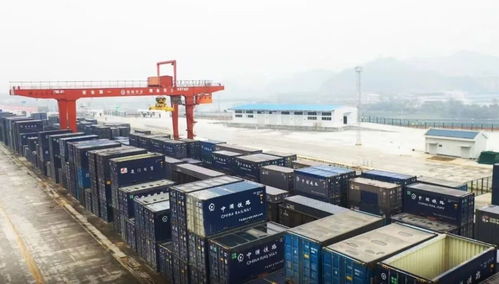 橙意十足 湖南開出首趟 中老鐵路國際貨運(yùn)列車